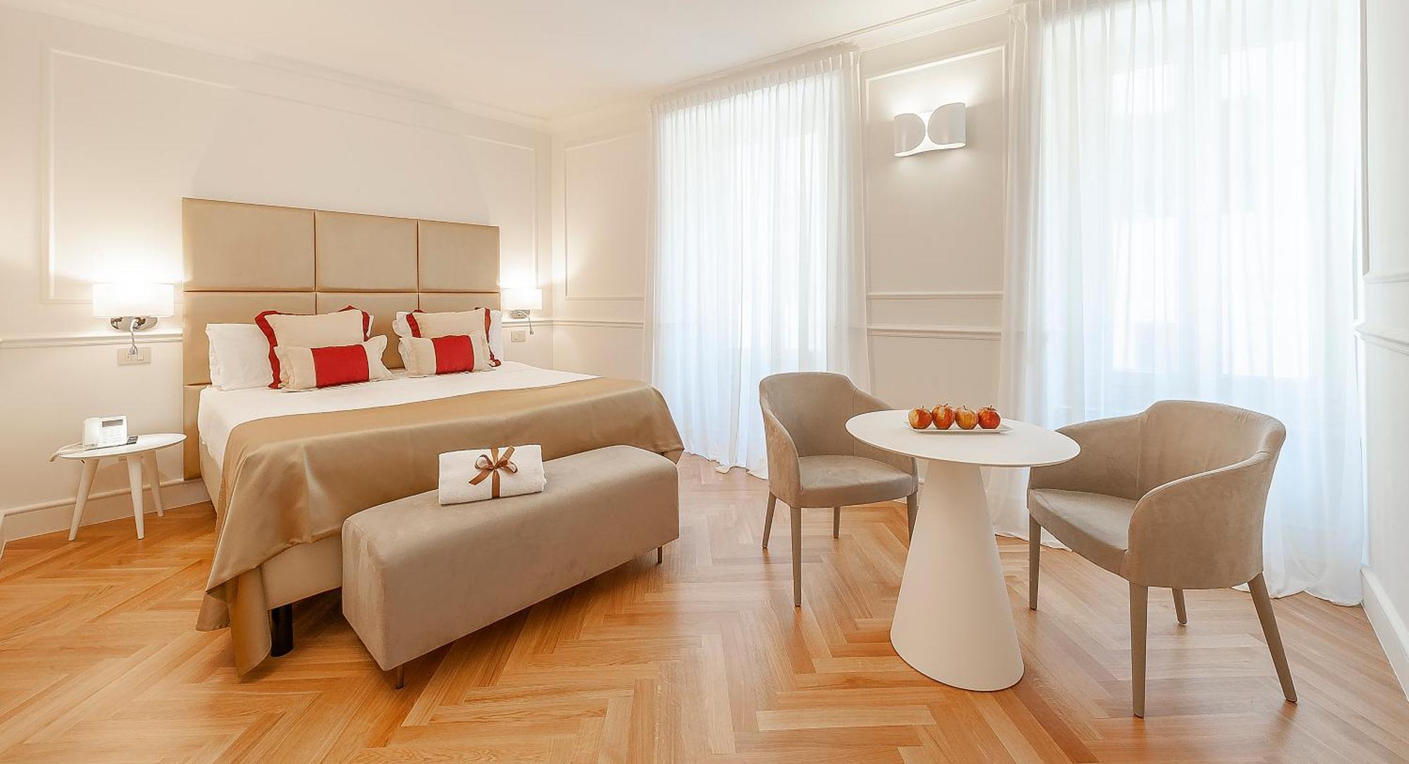 Suite,1552895659:JPEG